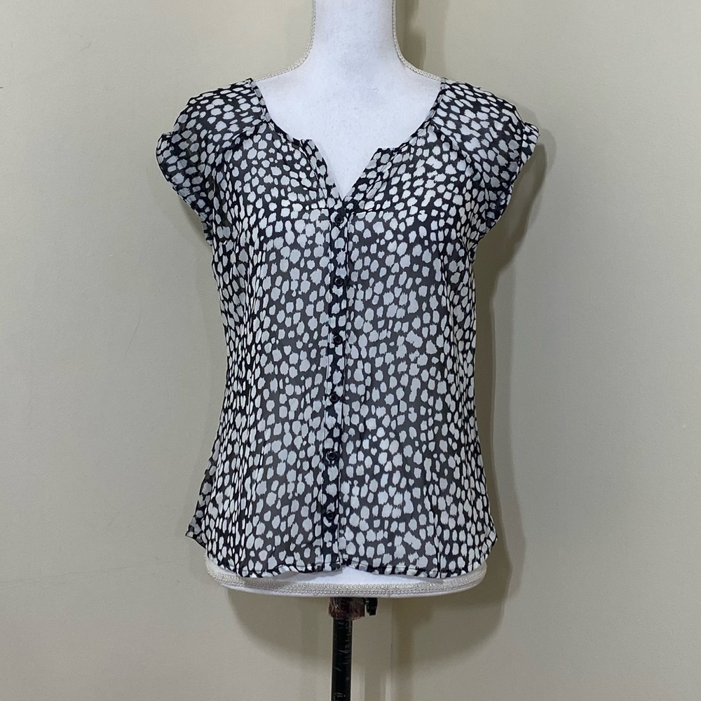 Old Navy Button Down Shirt XS Short Sleeve Casual Lightweight Women Top